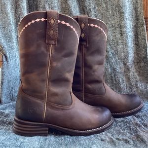 Ariat Unbridled Roper Boot 7.5